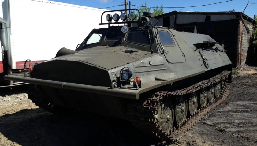 Гусеничный тягач ГТТ