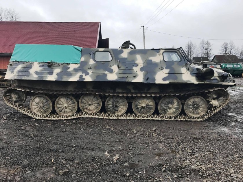 Гусеничный тягач ГТТ