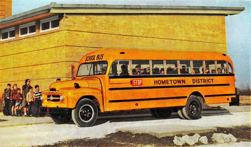 Американский школьный автобус Harvester