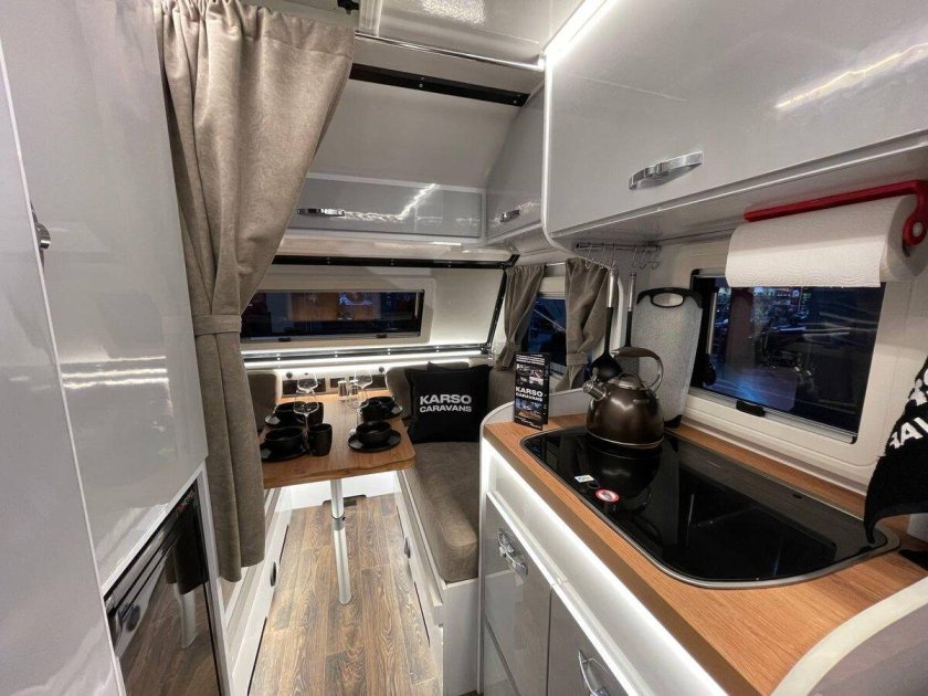 Ford EARTHROAMER XV-LTS