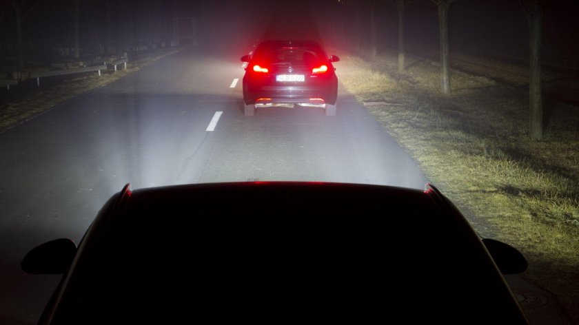 Свет фар авто