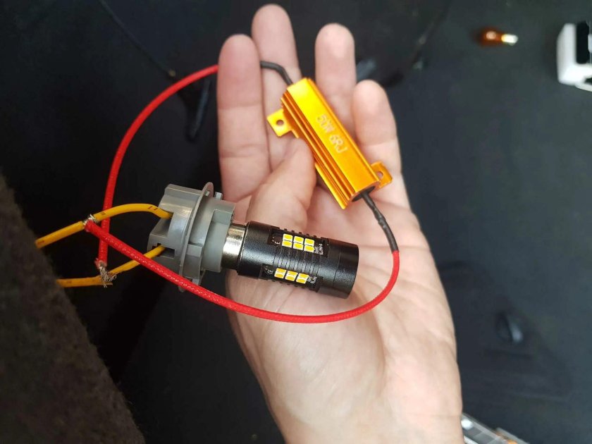 Обманка для светодиодных поворотников Нива 21213