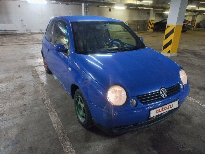 Синий фольксваген