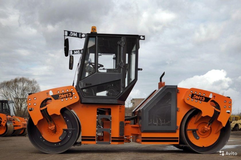 Каток дорожный DM-10-VD