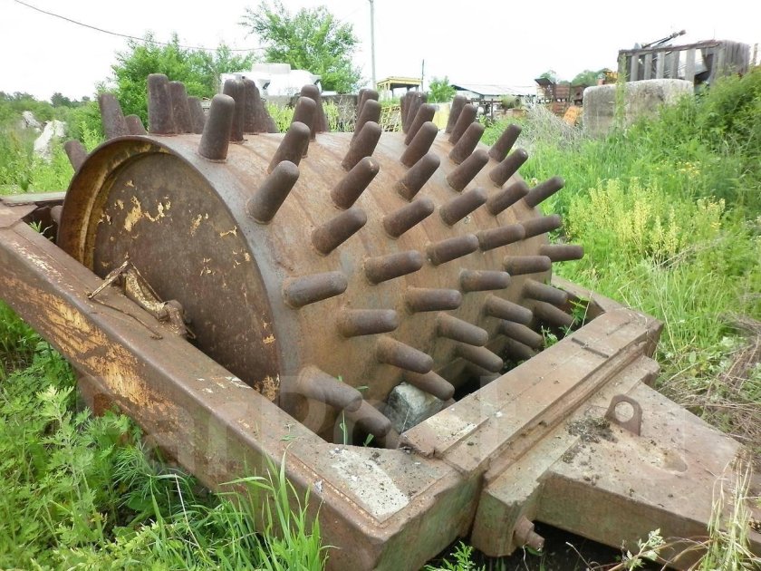 Прицепной кулачковый каток Ду-26