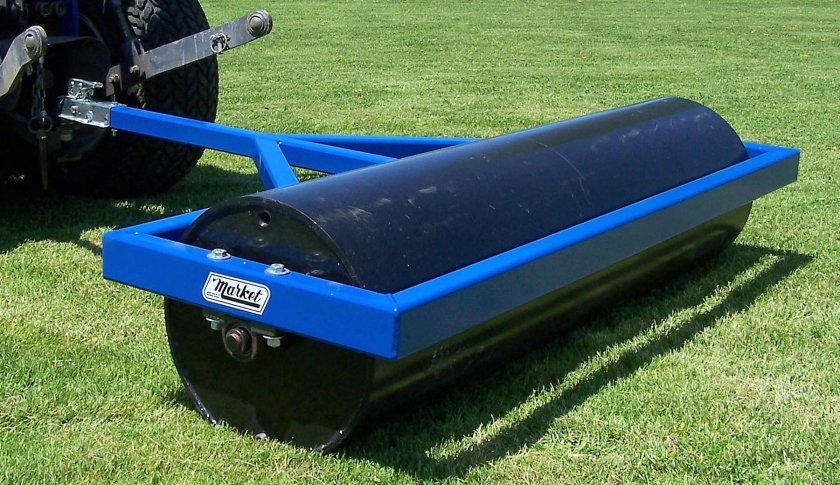 Каток для прикатывания газона