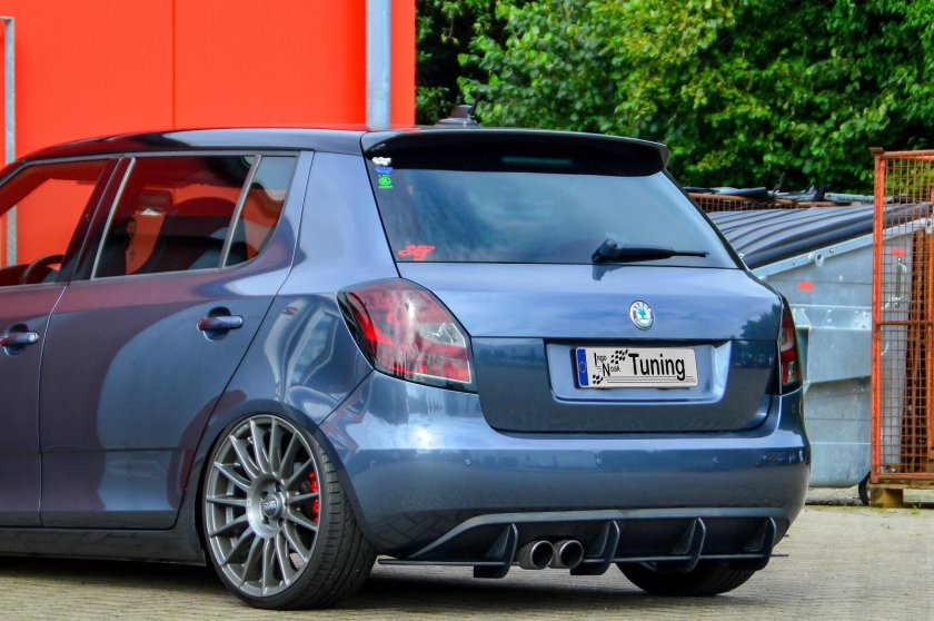 Задний бампер Шкода Фабия 2 хэтчбек