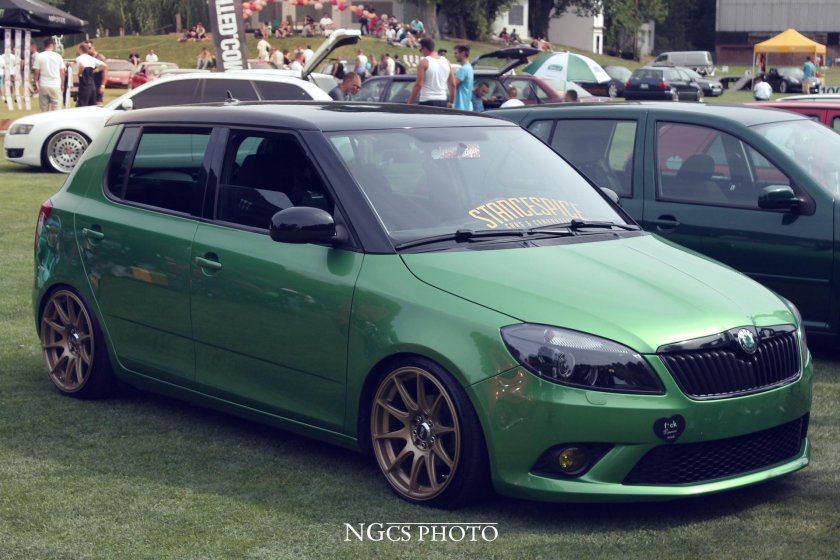 Skoda Fabia стенс