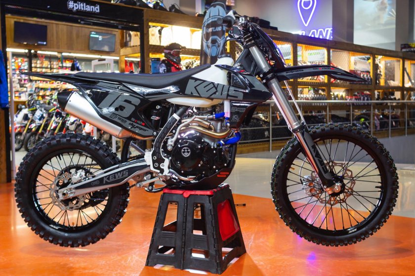 Мотоцикл кроссовый kews