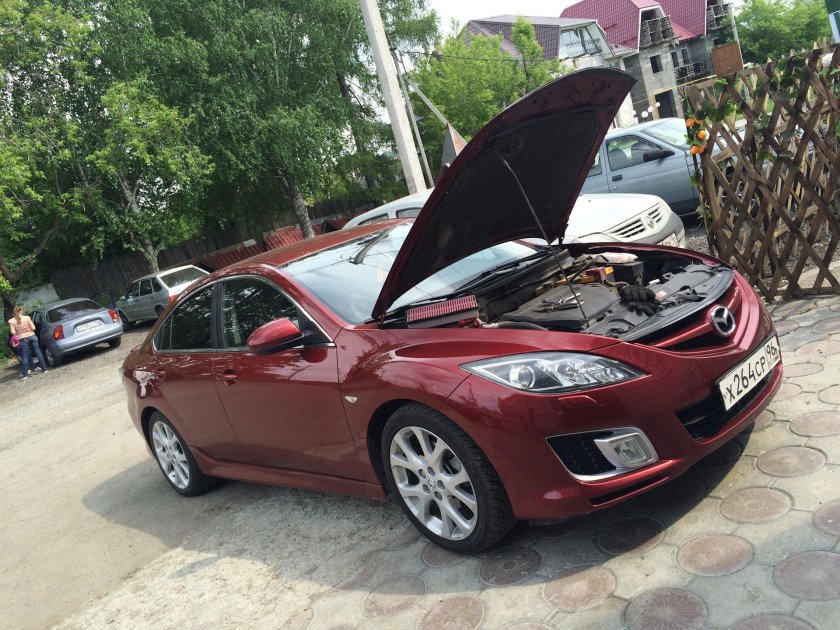 Мазда 6 Вишневая