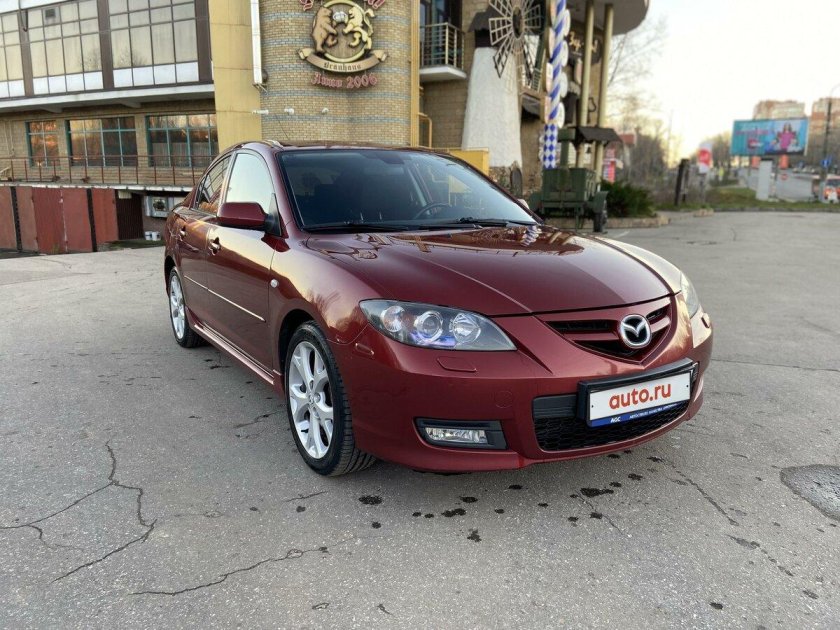 Мазда 3 спелая вишня