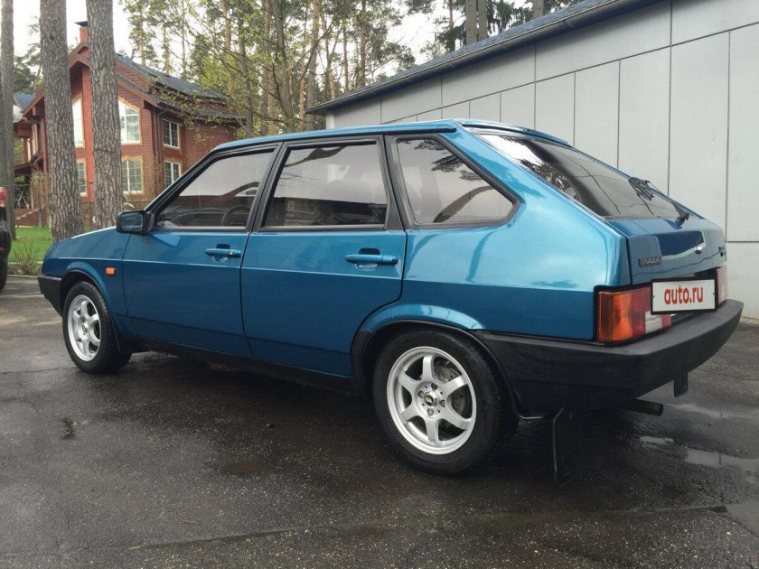 ВАЗ 2109 2000 года