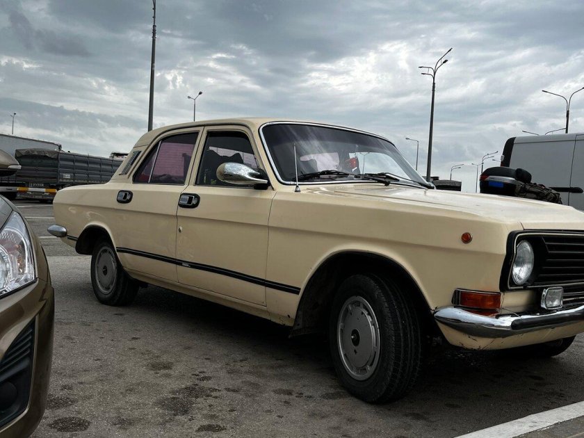 Автомобиль волга газ 2410