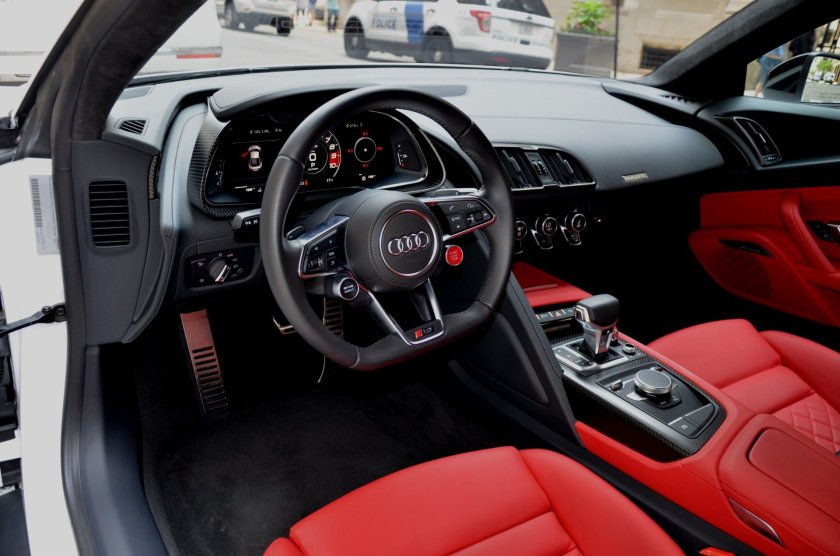 Ауди р8 салон