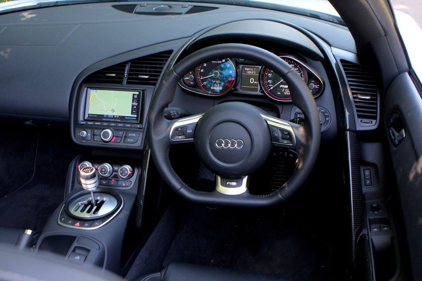 Ауди р8 салон