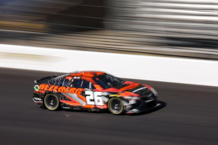 Даниил Квят наскар