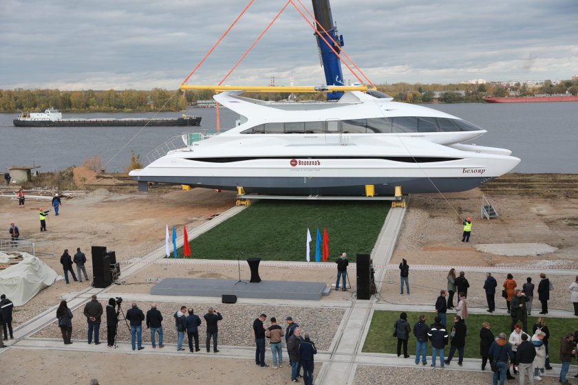 Looker 1100 катамаран