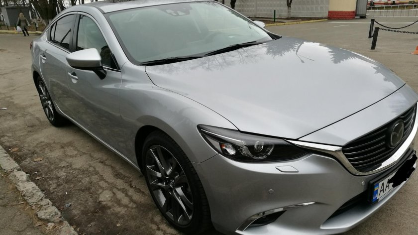 Mazda 6 серебристая