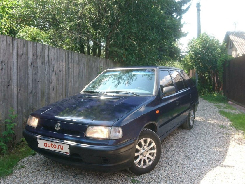 Автомобиль Skoda Felicia , цвет темно синий перламутр