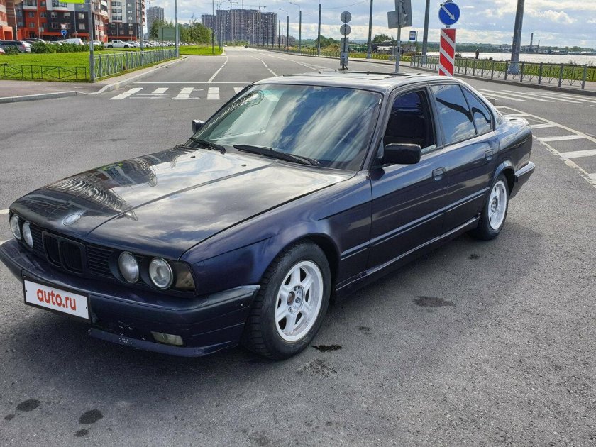 БМВ 525 1990