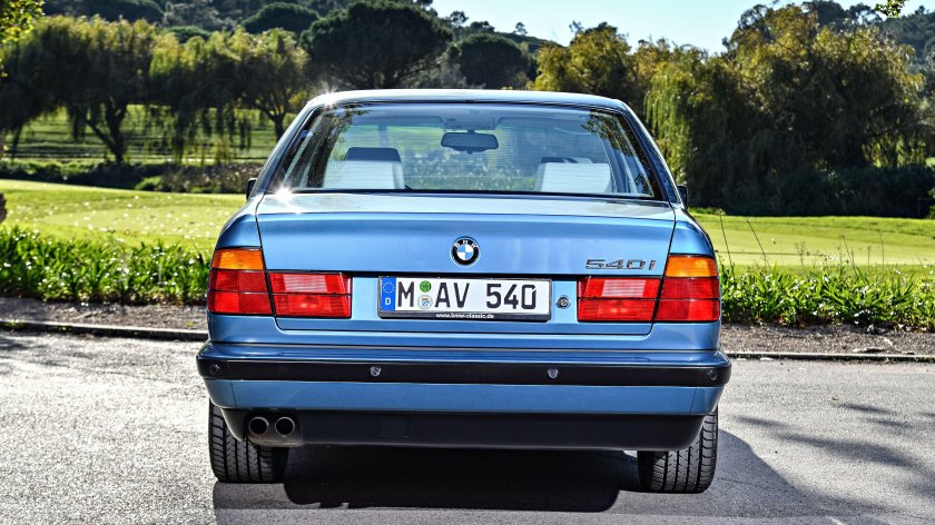 БМВ е34 540i