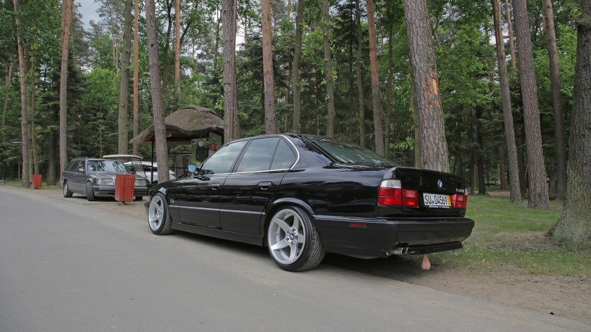 BMW e34 r18