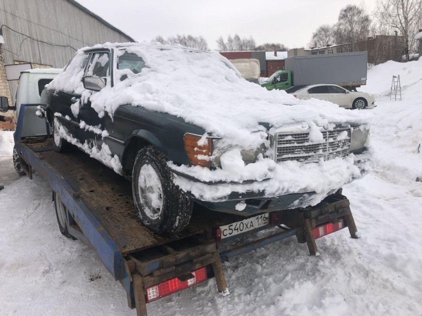 Машина долго простояла под деревом по чернела крыша