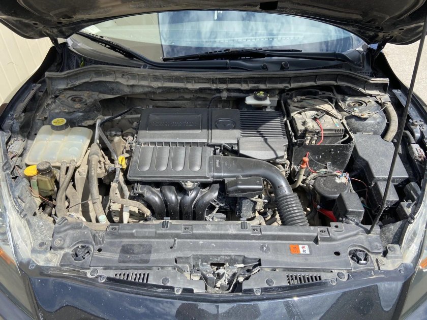 Mazda 3 1.6 2007 под капотом
