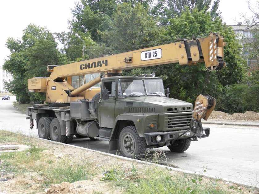 Кран КРАЗ 25 тонн
