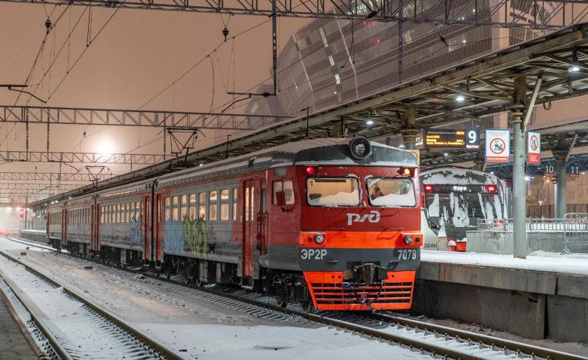 Электропоезд эт 2 м