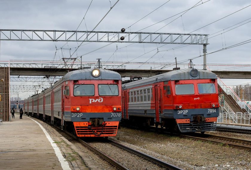 Эр 2 т электропоезд