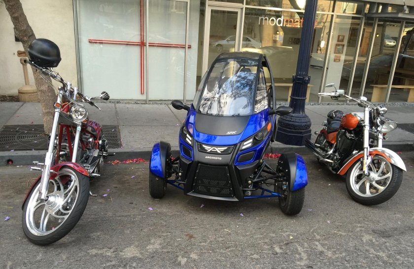 Трицикл Arcimoto SRK