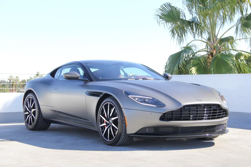 Aston martin db11 2017