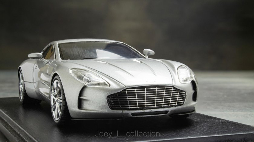 Астон мартин one 77