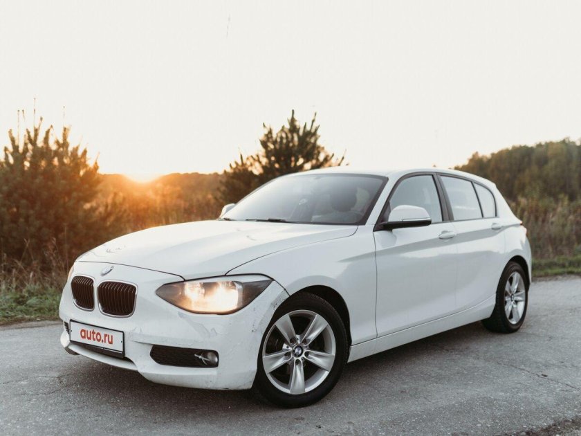 БМВ 1 2012 белый
