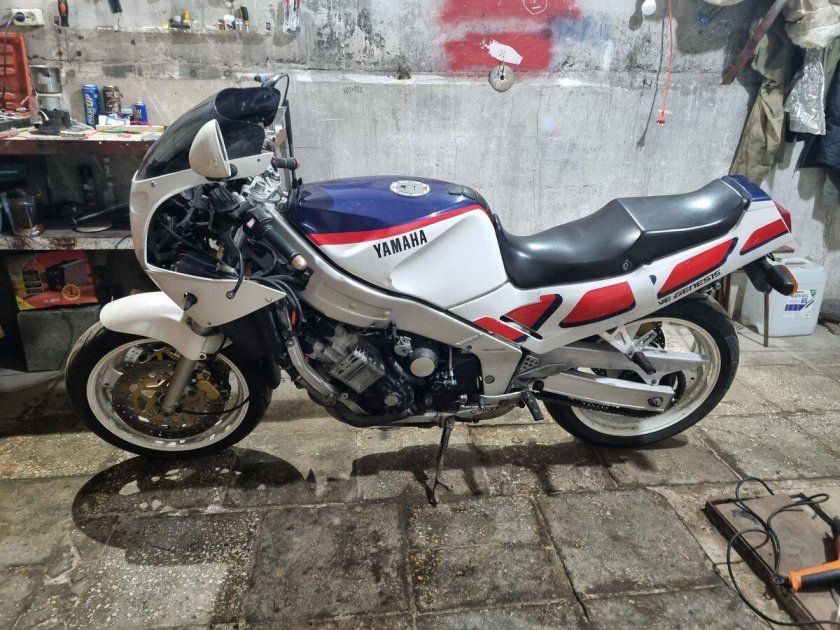 Yamaha fzr 400 1989