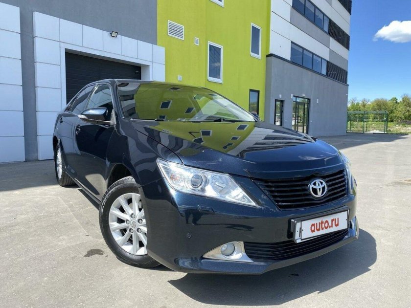 Камри v50 черная