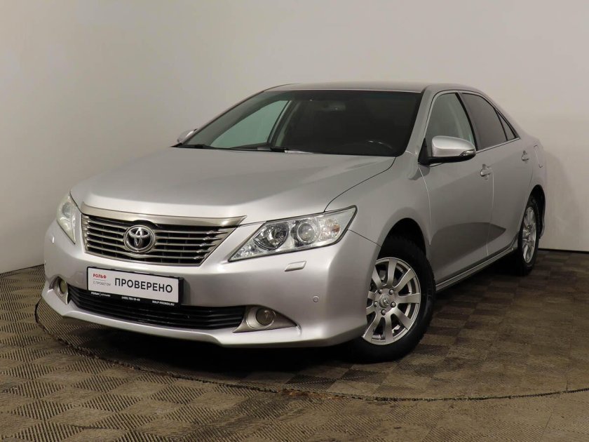 Камри 50 серебристая