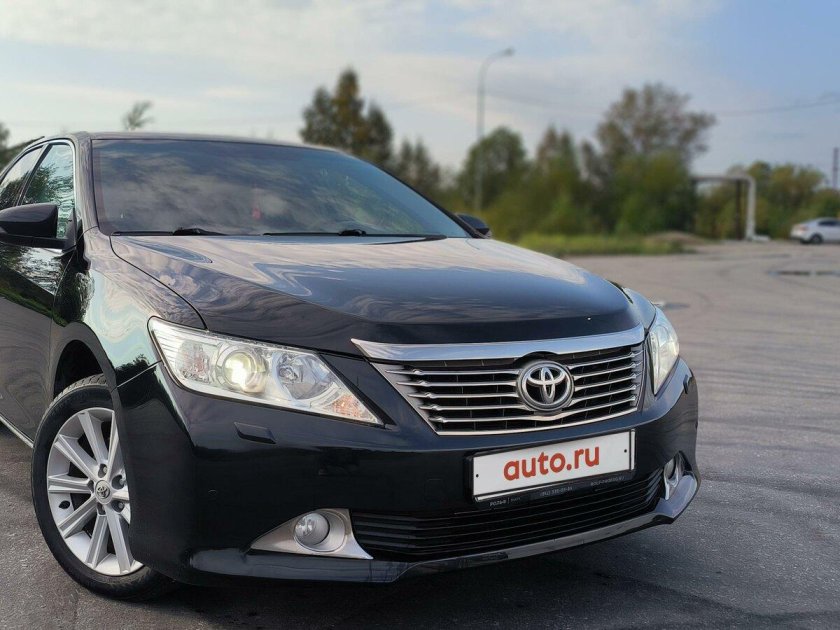 Тойота камри 2012 года