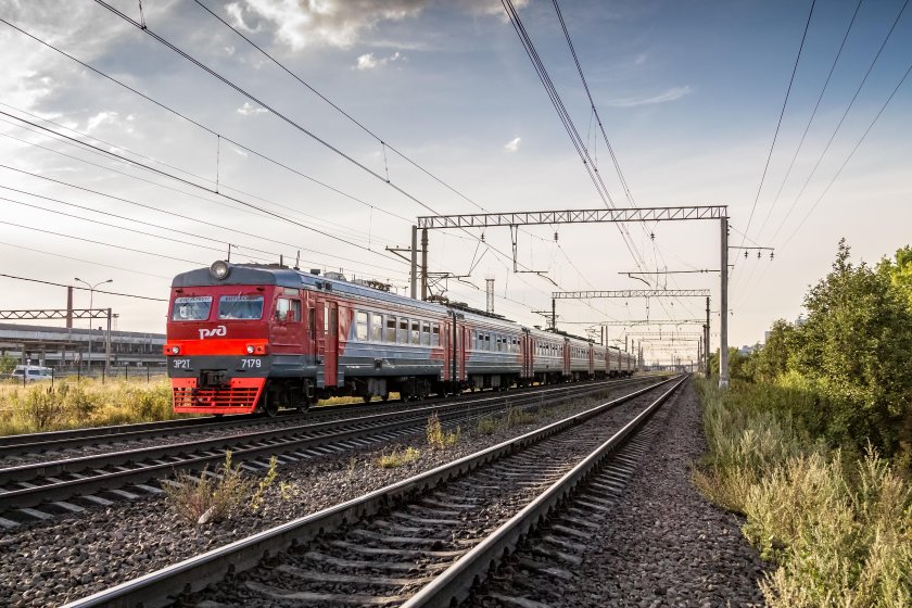 Курьерский поезд Шушары