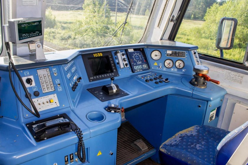 Эд9м электропоезд кабина