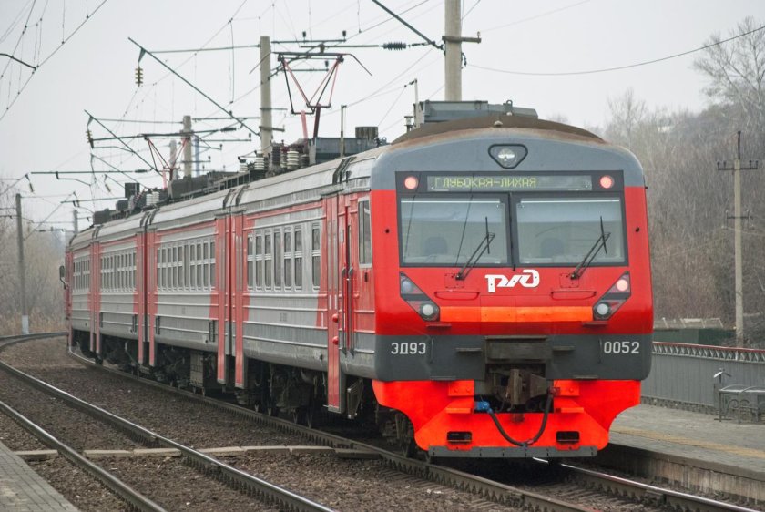 Электропоезд эд9э