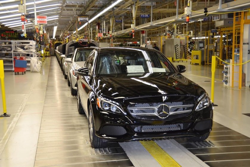 Завод Мерседес Бенц в Германии