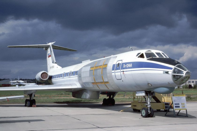 Самолет ту 134