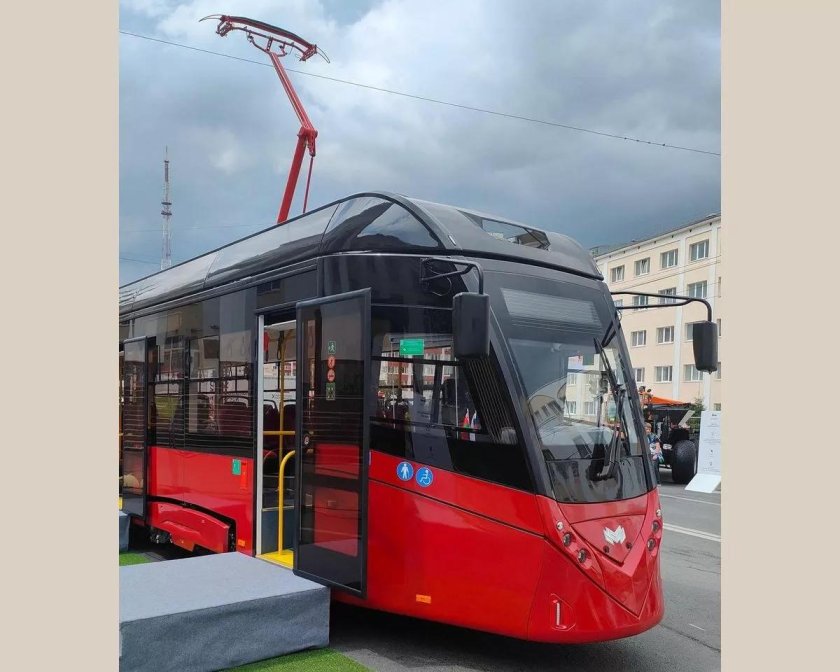 БКМ Т 811 трамвай