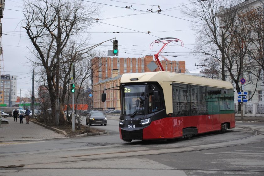 БКМ Т 811 трамвай