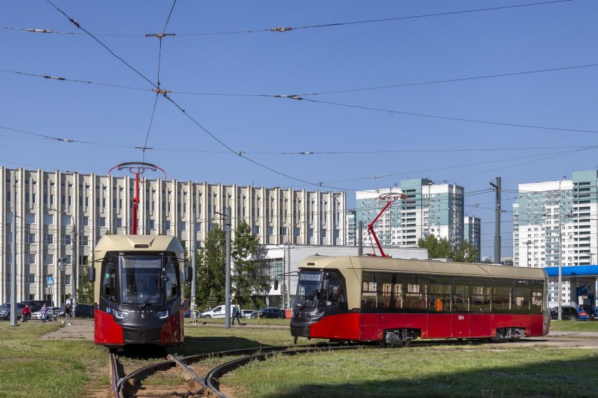 Трамвай т 811