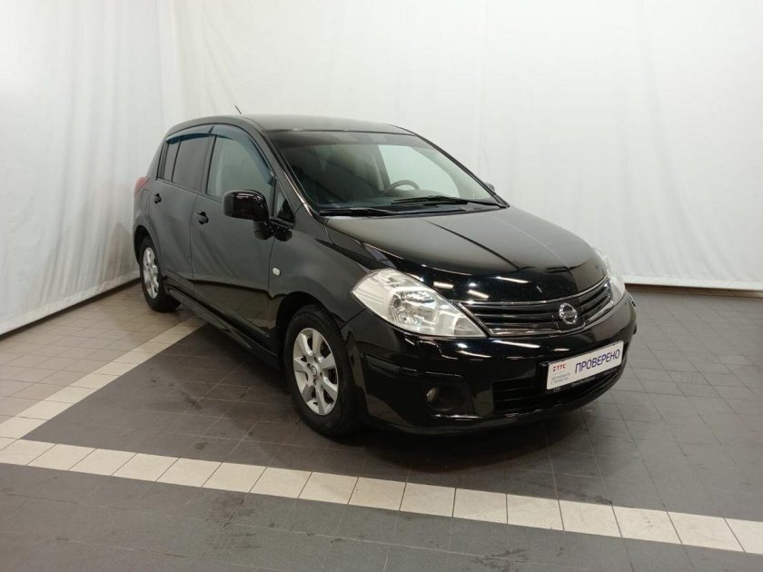 Ниссан Тиида коричневый