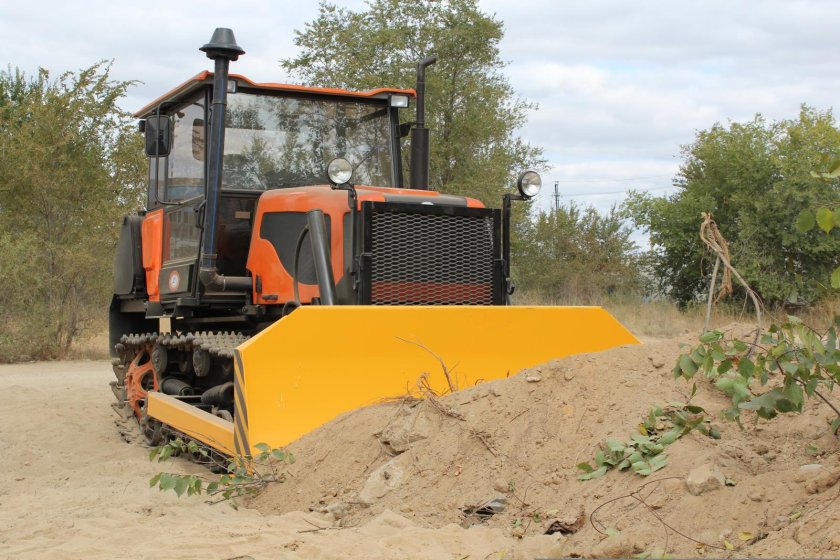 Трактор ВТГ 100