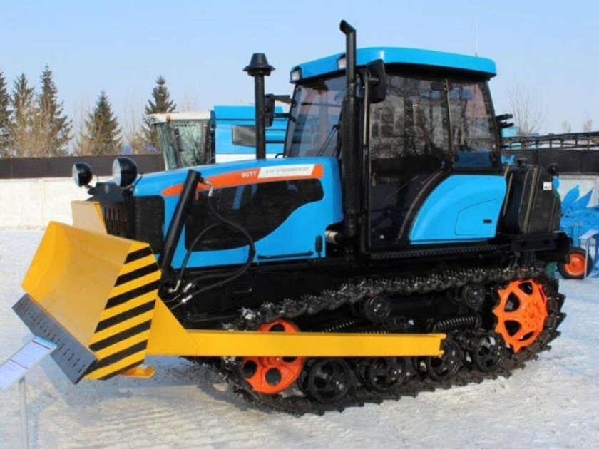Гусеничный трактор Агромаш 90тг